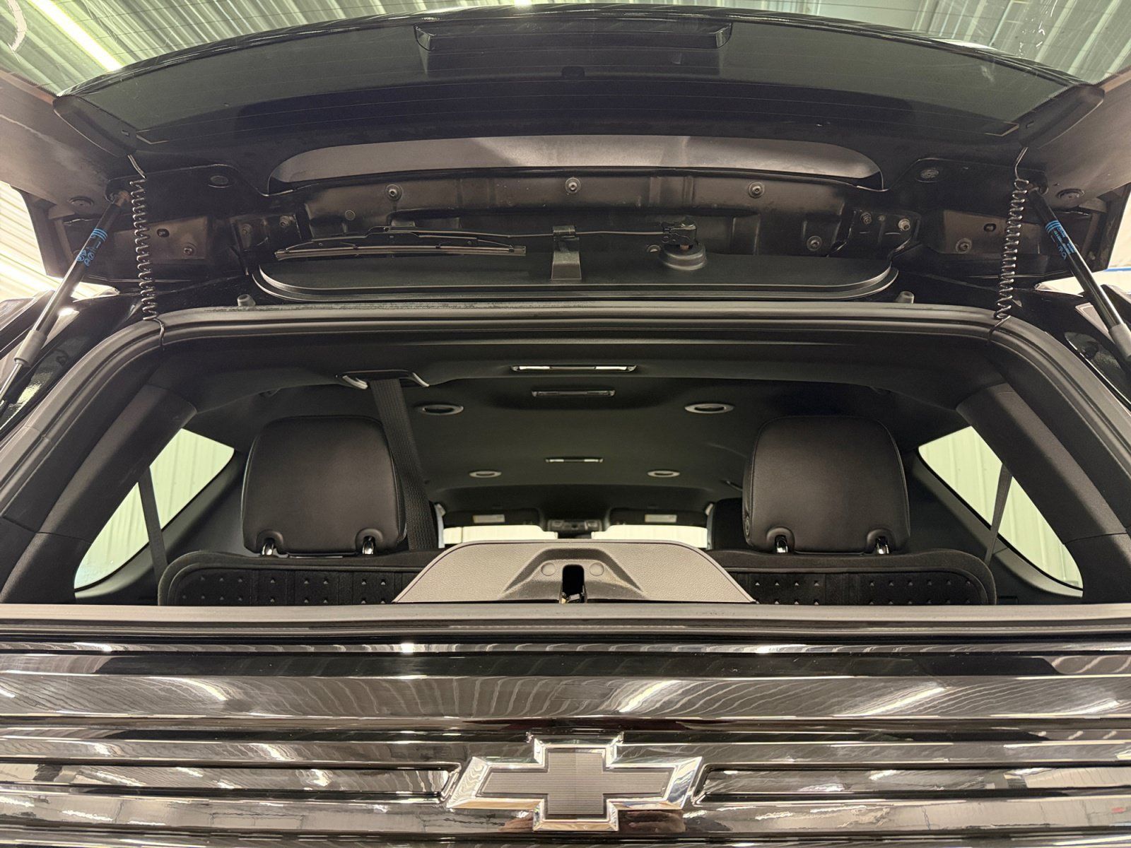 Used 2023 Chevrolet Tahoe RST w/ Luxury Package AWD/4WD image 33