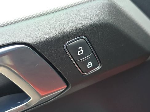 Used 2022 Ford Bronco Black Diamond image 13