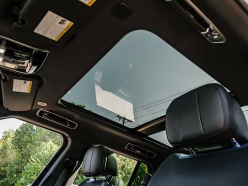 New 2026 Land Rover Range Rover SE AWD/4WD image 5