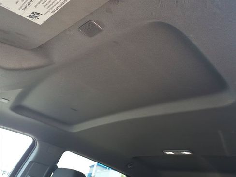 Used 2025 Chevrolet Silverado 1500 LT RWD image 21