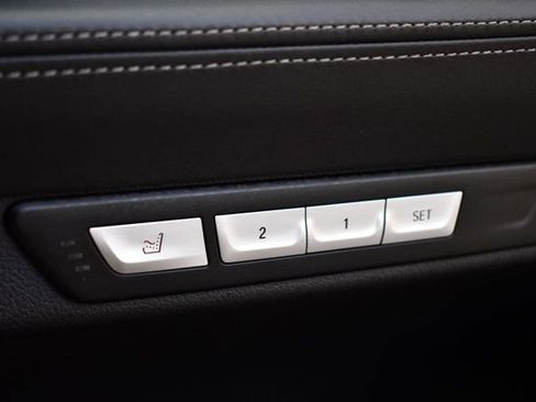 Used 2017 BMW 750i xDrive image 25