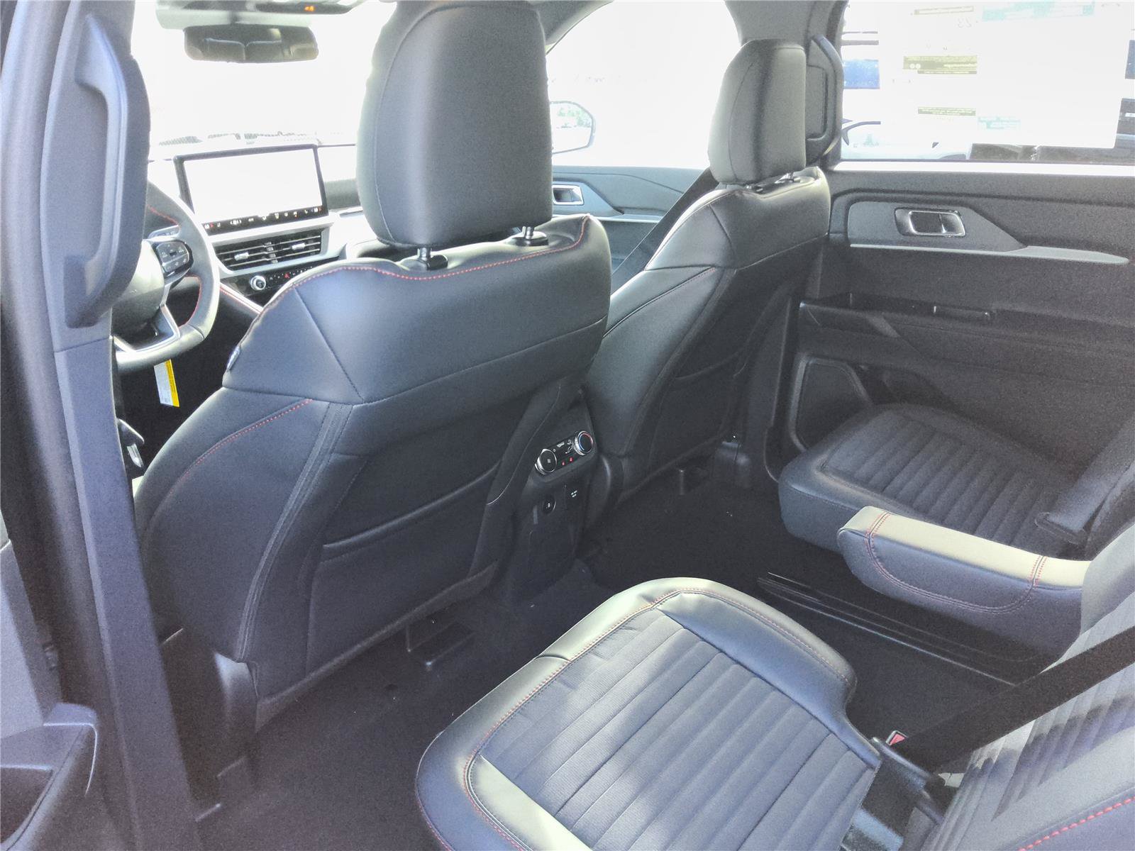 New 2027 Ford Explorer ST-Line w/ Premium Package RWD image 24