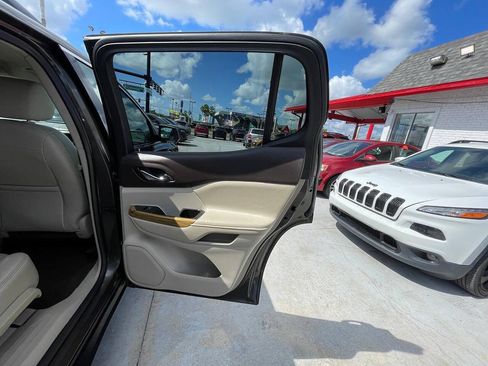 Used 2019 GMC Acadia Denali FWD image 13