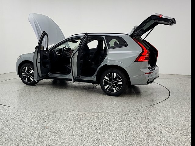 New 2027 Volvo XC60 B5 Core AWD/4WD image 12