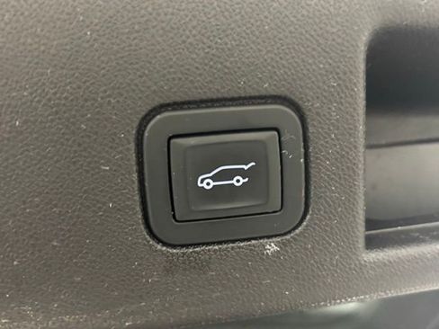 Used 2018 Chevrolet Equinox LT image 8