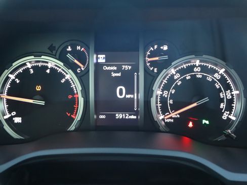 Used 2024 Toyota 4Runner Limited AWD/4WD image 26