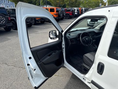 Used 2022 RAM ProMaster City Tradesman image 11