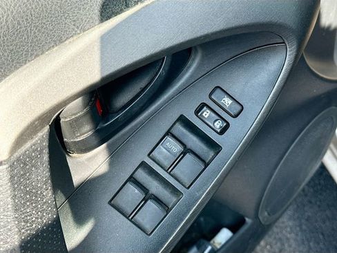 Used 2011 Toyota RAV4 4WD w/ Base L4 Extra Value Pkg image 13