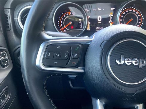 Used 2018 Jeep Wrangler Unlimited Sahara AWD/4WD image 20