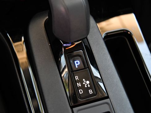 Used 2024 Toyota Prius LE FWD image 24