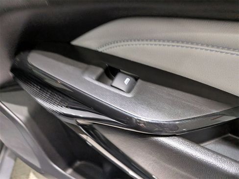 Used 2025 Chevrolet Trax LT w/ LT Convenience Package image 25