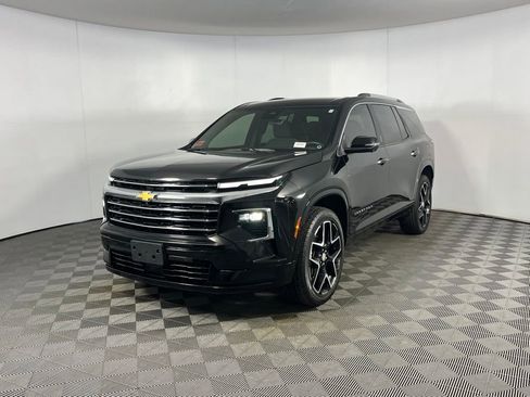 Used 2025 Chevrolet Traverse High Country FWD image 4