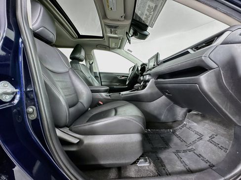Certified 2021 Toyota RAV4 XLE Premium AWD/4WD image 29