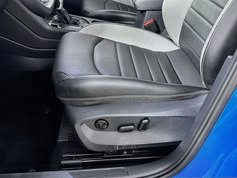 Used 2023 Volkswagen Taos SEL AWD/4WD image 23