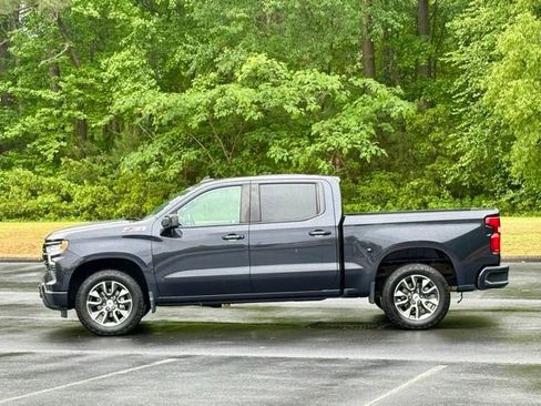Used 2023 Chevrolet Silverado 1500 RST w/ Z71 Off-Road Package AWD/4WD image 3