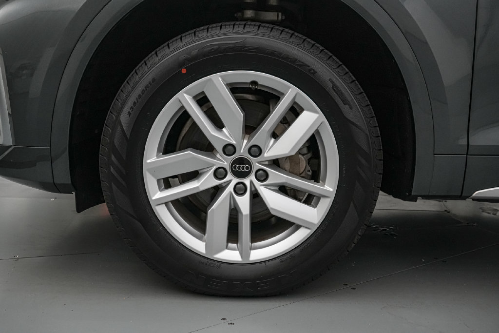 Used 2023 Audi Q5 2.0T Premium w/ Convenience Package AWD/4WD image 10