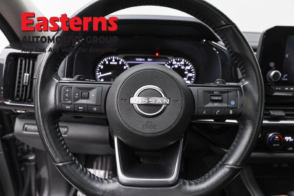 Used 2023 Nissan Pathfinder SV w/ SV Premium Package AWD/4WD image 12