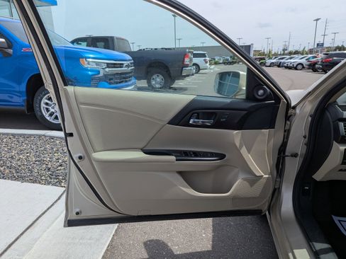 Used 2014 Honda Accord EX-L image 10