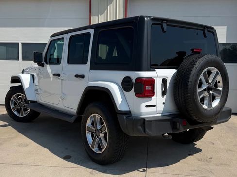 Used 2019 Jeep Wrangler Unlimited Sahara w/ LED Lighting Group AWD/4WD image 27