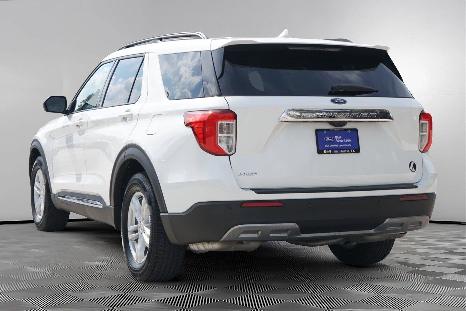Certified 2023 Ford Explorer XLT w/ Equipment Group 202A RWD image 6
