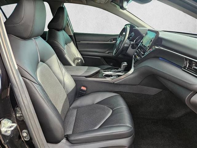 Used 2022 Toyota Camry XLE w/ Cold Weather Package FWD image 17