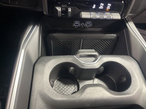 New 2026 RAM 1500 4x4 Crew Cab image 21