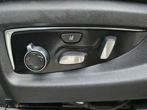 Used 2019 Cadillac Escalade ESV Platinum AWD/4WD image 25