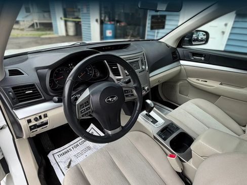 Used 2014 Subaru Legacy 2.5i Premium AWD/4WD image 10