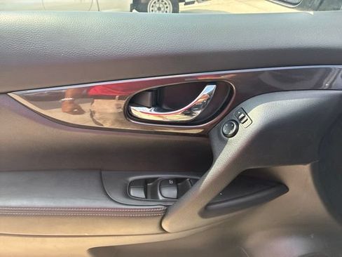 Used 2020 Nissan Rogue SV FWD image 20