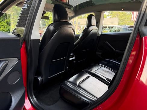 Used 2022 Tesla Model Y Long Range AWD/4WD image 30