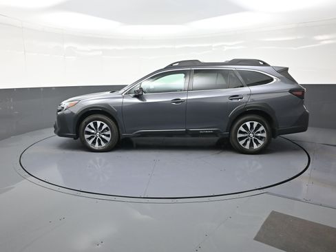 Used 2023 Subaru Outback Limited image 6