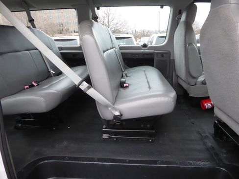 Used 2012 Ford E-350 and Econoline 350 XL w/ PWR Windows & Locks Group image 24
