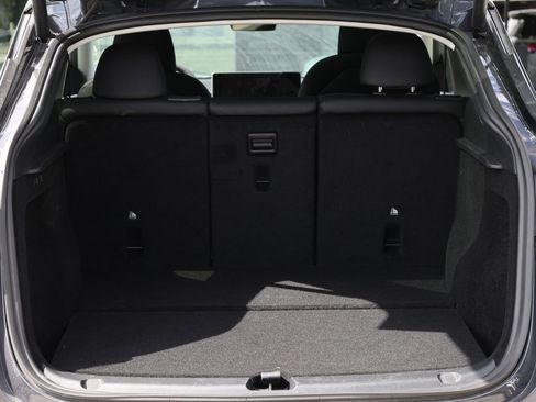 Used 2025 Tesla Model Y Long Range RWD image 9