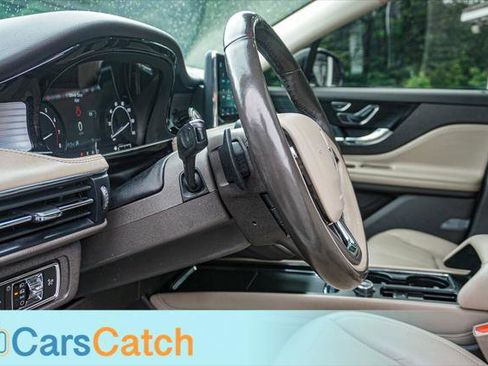 Used 2020 Lincoln Corsair AWD w/ Premium Package image 18