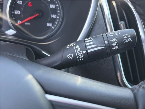 Used 2023 Chevrolet Equinox LT AWD/4WD image 15