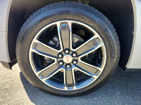 Used 2019 GMC Acadia Denali image 59