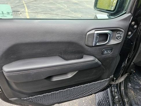 Used 2023 Jeep Wrangler Unlimited Sahara w/ Cold Weather Group AWD/4WD image 16
