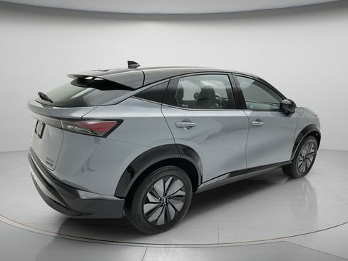 Used 2024 Nissan Ariya AWD image 5