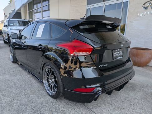 Used 2018 Ford Focus ST FWD image 4