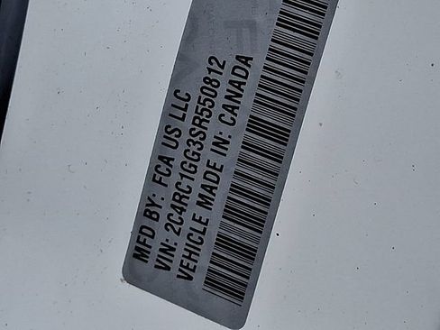 Used 2025 Chrysler Pacifica Limited FWD image 27