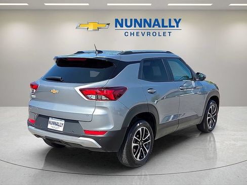 Used 2026 Chevrolet TrailBlazer LT w/ Convenience Package AWD/4WD image 5