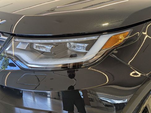 New 2026 Land Rover Discovery S AWD/4WD image 8