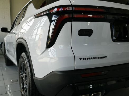 New 2026 Chevrolet Traverse LT w/ Driver Confidence Package image 7