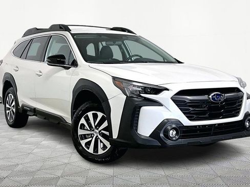 Used 2025 Subaru Outback Premium image 1
