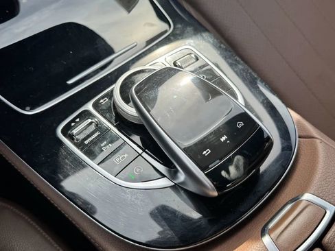 Used 2017 Mercedes-Benz E 300 4MATIC image 16