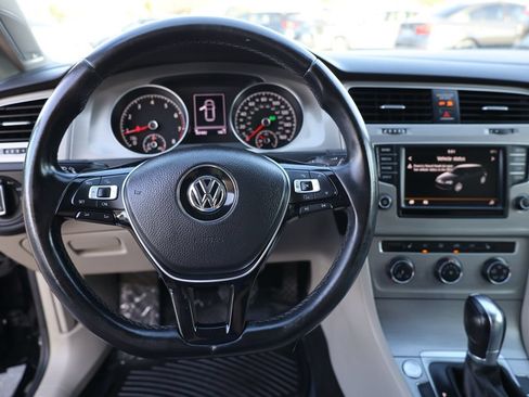 Used 2016 Volkswagen Golf SE FWD image 20