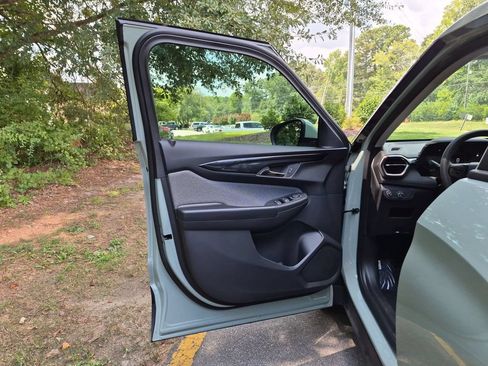 New 2026 Chevrolet TrailBlazer LT w/ Driver Confidence Package FWD image 13
