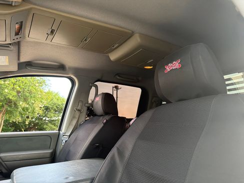 Used 2007 Nissan Titan SE w/ Chrome Pkg W/Pwr Bench RWD image 7