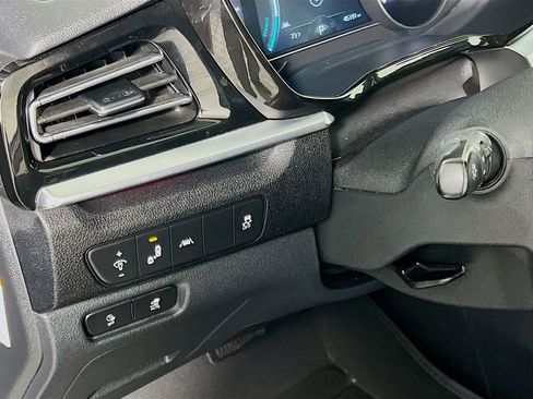 Used 2022 Kia Niro EX Premium image 20