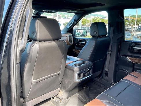 Used 2020 Chevrolet Silverado 1500 High Country w/ Technology Package AWD/4WD image 12